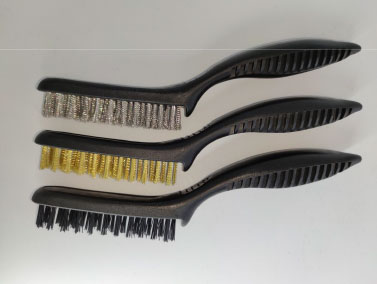 Plastic handle wire brushes